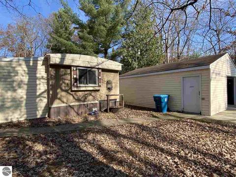 6509 Carpenter Rd, Harrison, MI 48625 photo 4