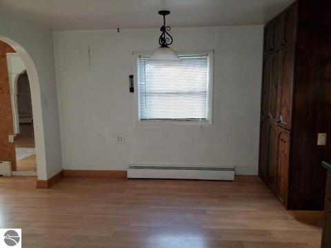 435 N Fourth St, Shepherd, MI 48883 photo 4