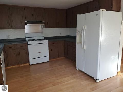 435 N Fourth St, Shepherd, MI 48883 photo 6