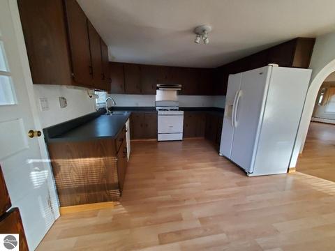435 N Fourth St, Shepherd, MI 48883 photo 2