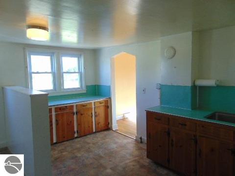 625 E North St, Ithaca, MI 48847 photo 4