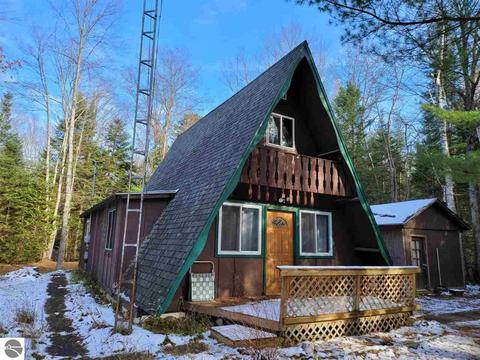 10761 Mohawk Trl, Roscommon, MI 48653 photo 1