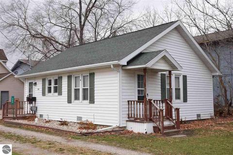 506 Wright Ave, Alma, MI 48801 photo 2
