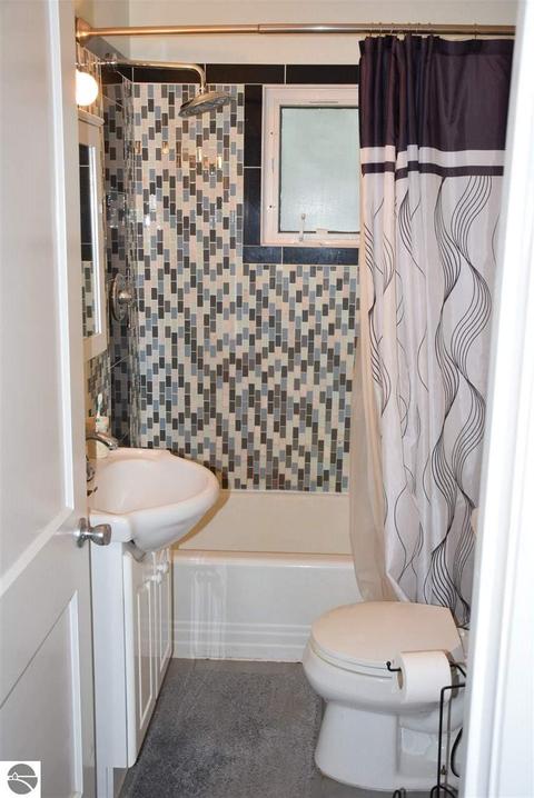 506 Wright Ave, Alma, MI 48801 photo 5