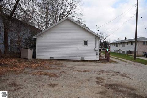 506 Wright Ave, Alma, MI 48801 photo 3