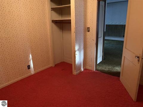 1052 Lynn St, Sumner, MI 48889 photo 5