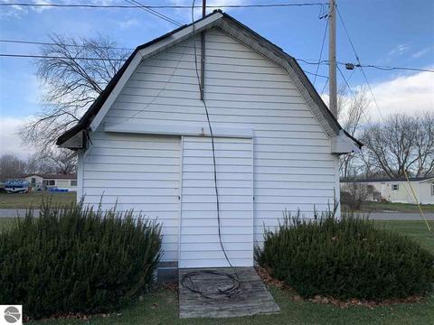 1052 Lynn St, Sumner, MI 48889 photo 30