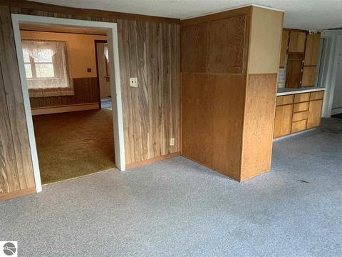 1052 Lynn St, Sumner, MI 48889 photo 15