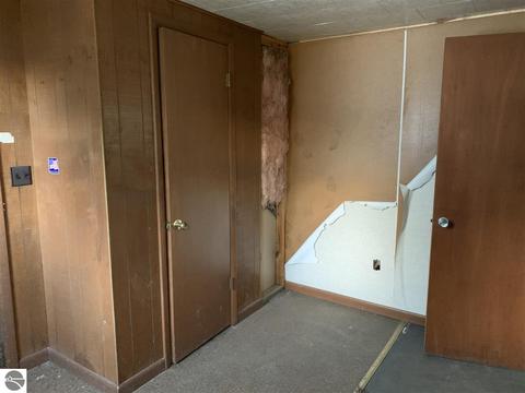 1052 Lynn St, Sumner, MI 48889 photo 26