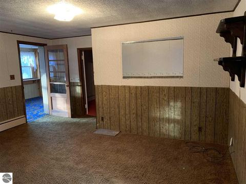 1052 Lynn St, Sumner, MI 48889 photo 8