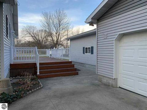 1038 Lynn St, Sumner, MI 48889 photo 37