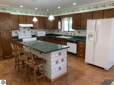 1038 Lynn St, Sumner, MI 48889 photo 17