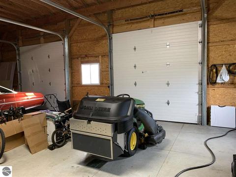 1038 Lynn St, Sumner, MI 48889 photo 46