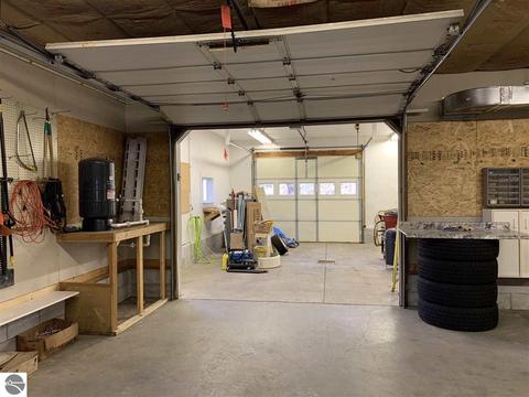 1038 Lynn St, Sumner, MI 48889 photo 40