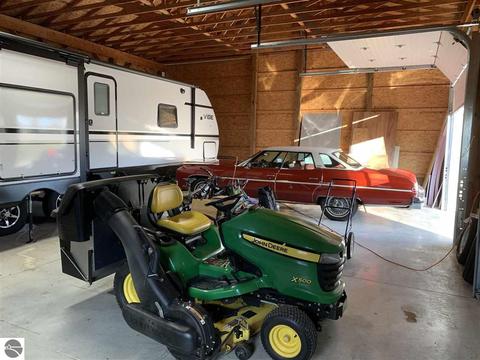 1038 Lynn St, Sumner, MI 48889 photo 45