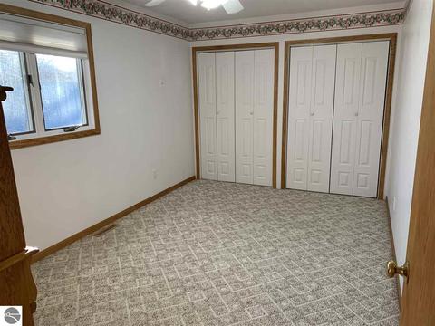 1038 Lynn St, Sumner, MI 48889 photo 24