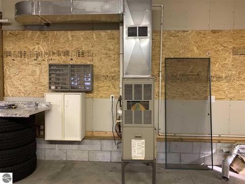 1038 Lynn St, Sumner, MI 48889 photo 42