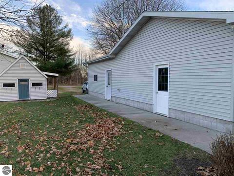1038 Lynn St, Sumner, MI 48889 photo 57