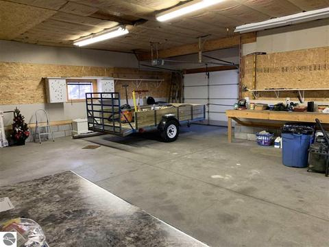 1038 Lynn St, Sumner, MI 48889 photo 43