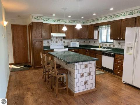 1038 Lynn St, Sumner, MI 48889 photo 19