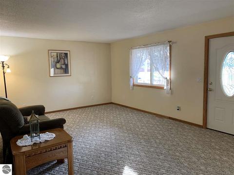 1038 Lynn St, Sumner, MI 48889 photo 14