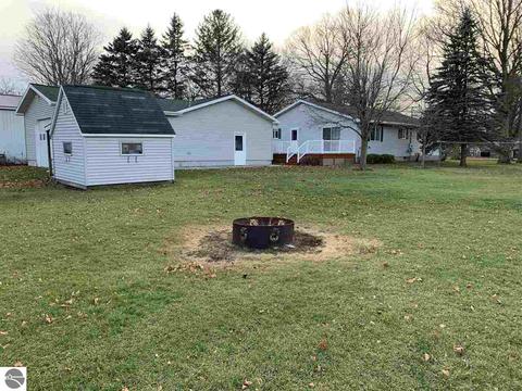 1038 Lynn St, Sumner, MI 48889 photo 7