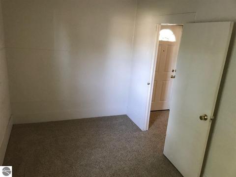 527 E Wright Ave, Shepherd, MI 48883 photo 9