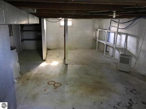 527 E Wright Ave, Shepherd, MI 48883 photo 11