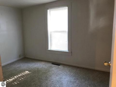 527 E Wright Ave, Shepherd, MI 48883 photo 8