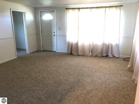 527 E Wright Ave, Shepherd, MI 48883 photo 7