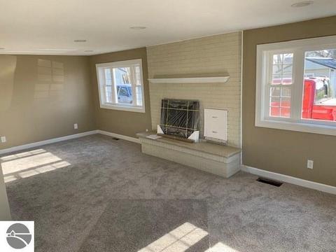 813 S Croswell Rd, Ithaca, MI 48847 photo 3