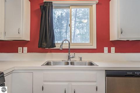 9596 Circle Dr, Interlochen, MI 49643 photo 9