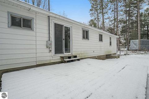 9596 Circle Dr, Interlochen, MI 49643 photo 25