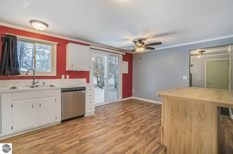 9596 Circle Dr, Interlochen, MI 49643 photo 5