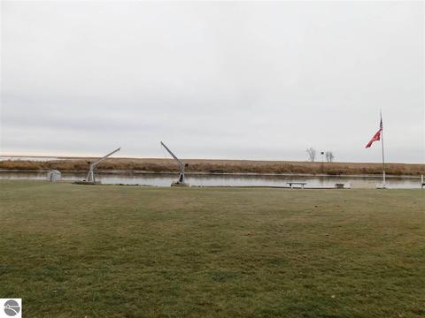2326 Bay Ridge Dr, Au Gres, MI 48703 photo 2