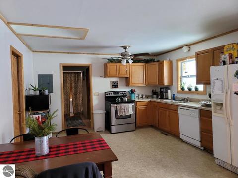 10659 Stephan Bridge Rd, Roscommon, MI 48653 photo 3