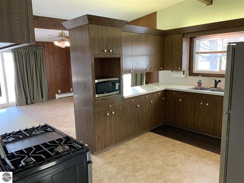 1313 N State, Ithaca, MI 48847 photo 10
