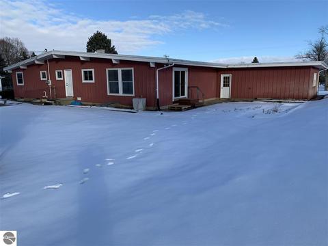 1313 N State, Ithaca, MI 48847 photo 4