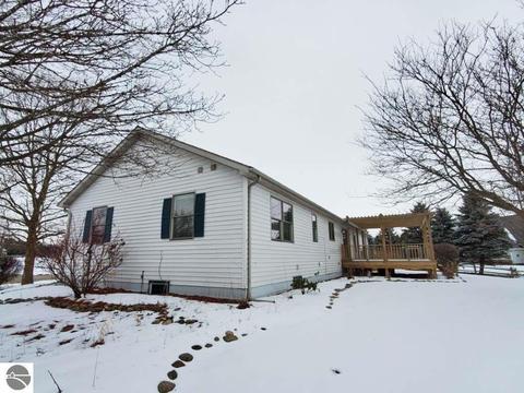 720 Westwind Ln, Ithaca, MI 48847 photo 2