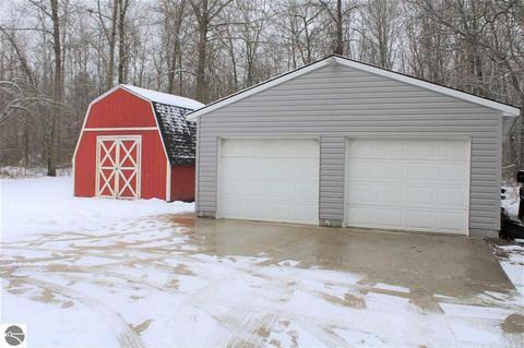92 S Pure Rd, Shepherd, MI 48883 photo 3