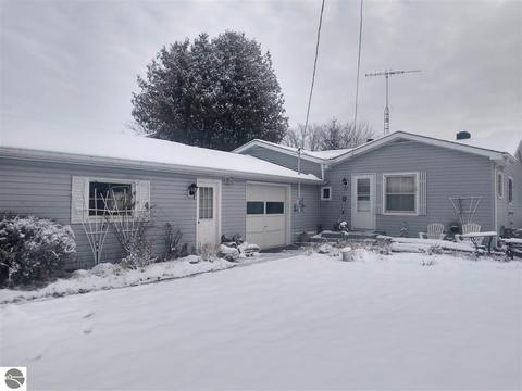 813 Augres River Dr, Au Gres, MI 48703 photo 2