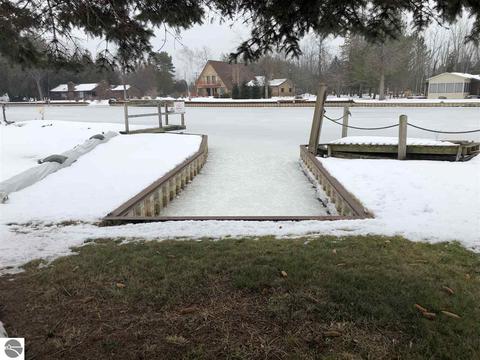 913 Augres River Dr, Au Gres, MI 48703 photo 2