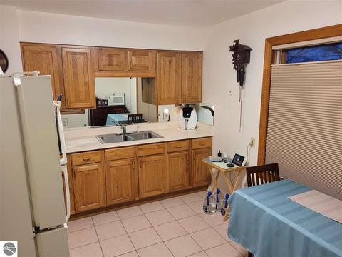 349 Bede St, Flint, MI 48507 photo 3