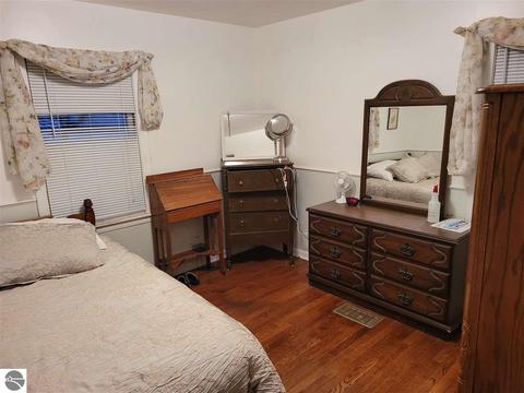 349 Bede St, Flint, MI 48507 photo 9