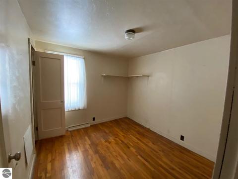 309 N Arcade St, Gladwin, MI 48624 photo 9