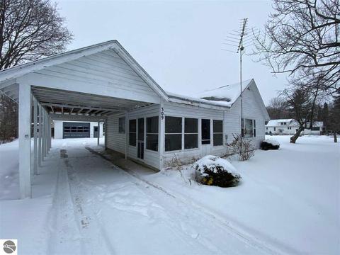 309 N Arcade St, Gladwin, MI 48624 photo 3