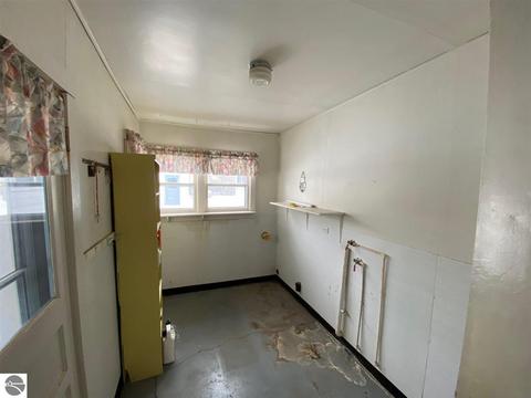 309 N Arcade St, Gladwin, MI 48624 photo 10