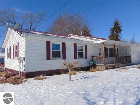 608 S Ithaca St, Ithaca, MI 48847 photo 2