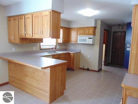 608 S Ithaca St, Ithaca, MI 48847 photo 5