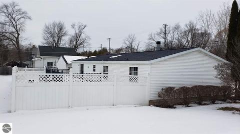810 Ely St, Alma, MI 48801 photo 3